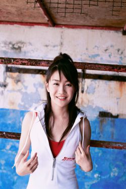 王爷在书房含乳尖